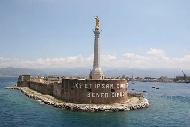 Phare de Messine